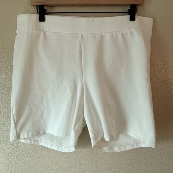 TORRID White Lounge Shorts 2 for $22 ❇️ - Picture 1 of 4